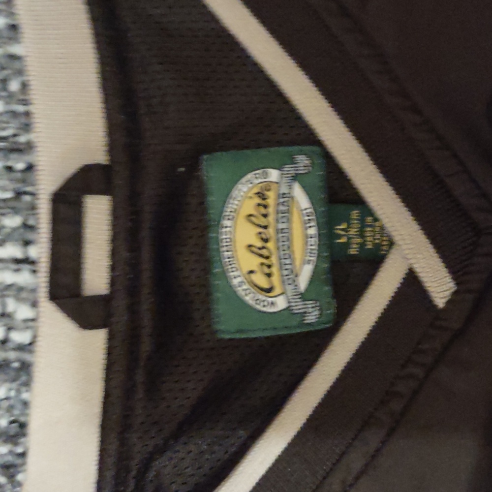 Cabela's pullover with pockets